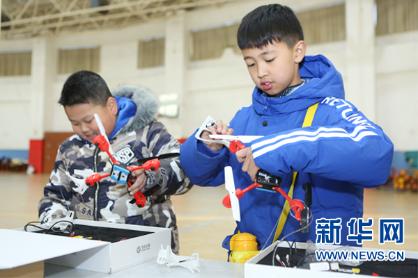 无人机主题赛 放飞青少年创新梦想