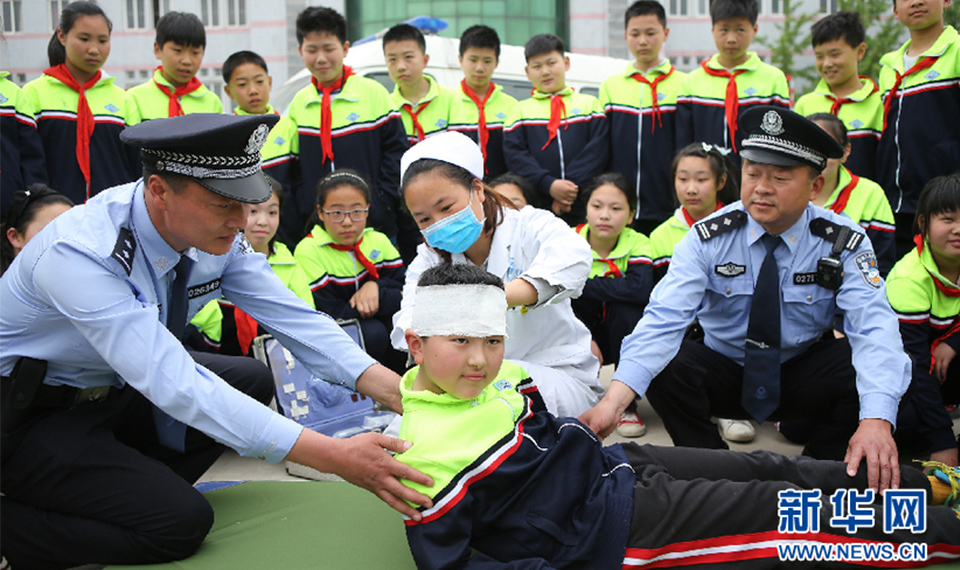 安徽淮北：防灾减灾模拟演练进校园