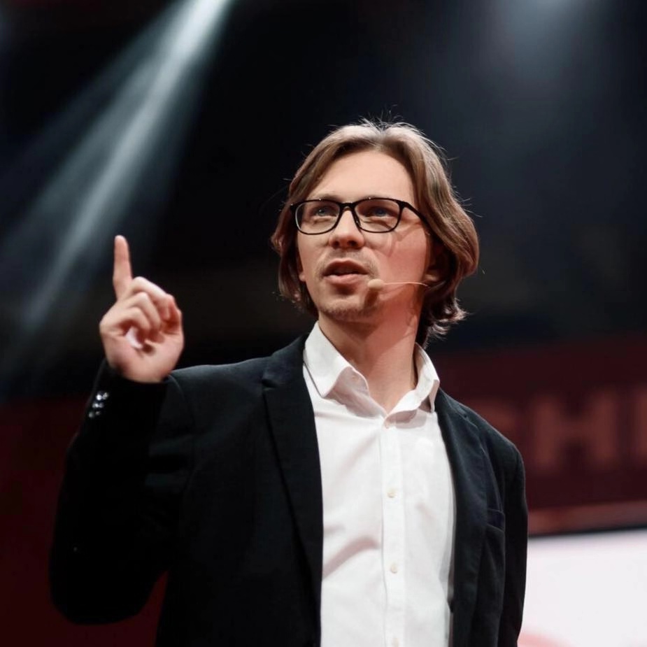 Artem Zhdanov（俄罗斯）