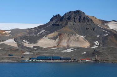 中國南極考察隊拜訪巴西費拉茲站