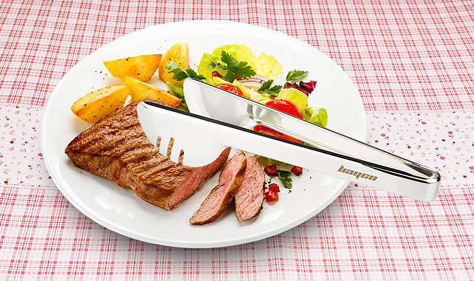 答对了才能跟我一起吃饭