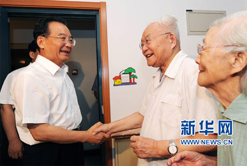 吴文俊：搞科研要让外国人跟着中国人