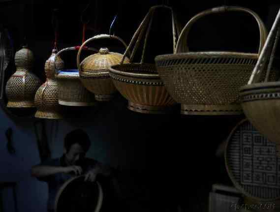 用竹编为乡亲们园了致富梦的人