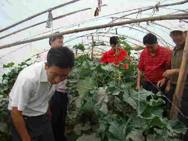 科技扶贫讲师团进农村