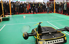 羽毛球机器人上演&ldquo;人机对打&rdquo;