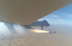 千里外遥控国产彩虹-4无人机