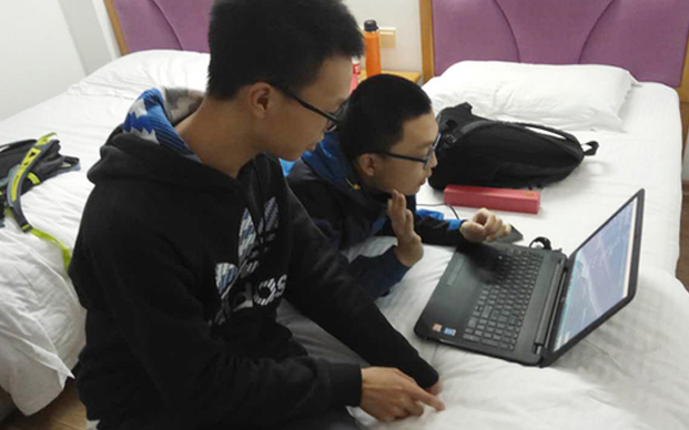 北京学生参加英才计划“走进计算机世界”冬令营