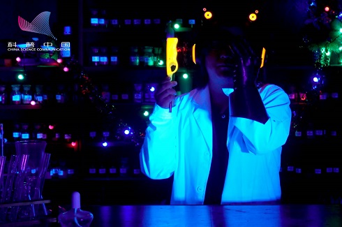 第十季 第10集 紫外光下的世界