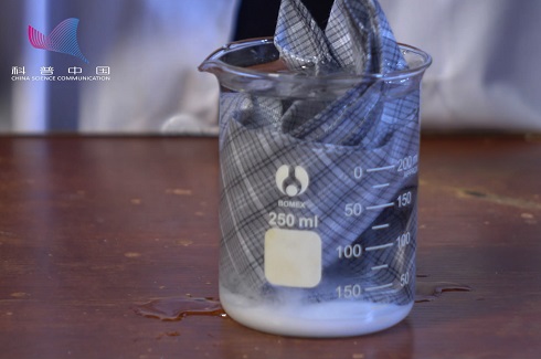 第十季 第8集 防火布