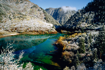 走进&ldquo;人间天堂&rdquo;九寨沟
