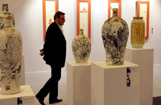 中国陶瓷艺术展在巴黎开幕