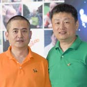 曾梵志与赵力合影