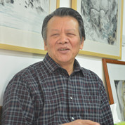 汤余铭接受采访