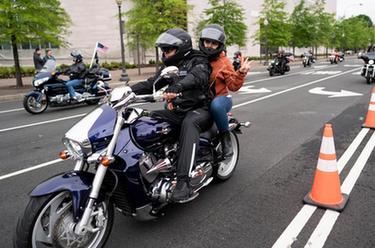 華盛頓舉行“滾雷”摩托車大遊行