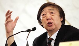 冯骥才：文化产业发展要提高民众素质