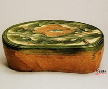 三彩牡丹花纹腰形枕