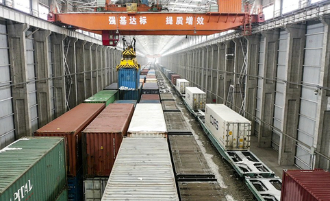 Xinjiang rail port sees bullish cross-border trade via China-Europe trains
