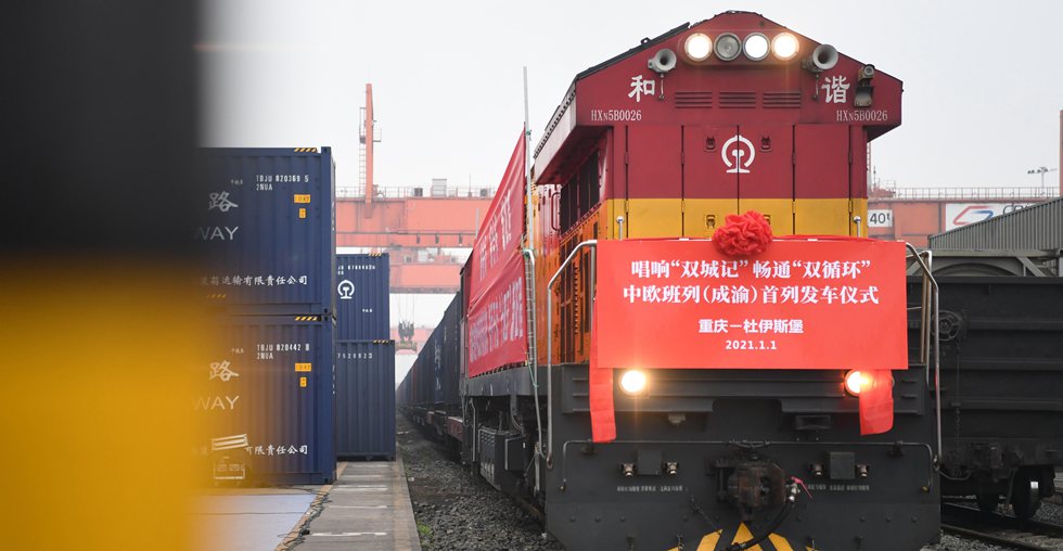 Xinhua Headlines: China-Europe freight trains support economic lifeline amid pandemic