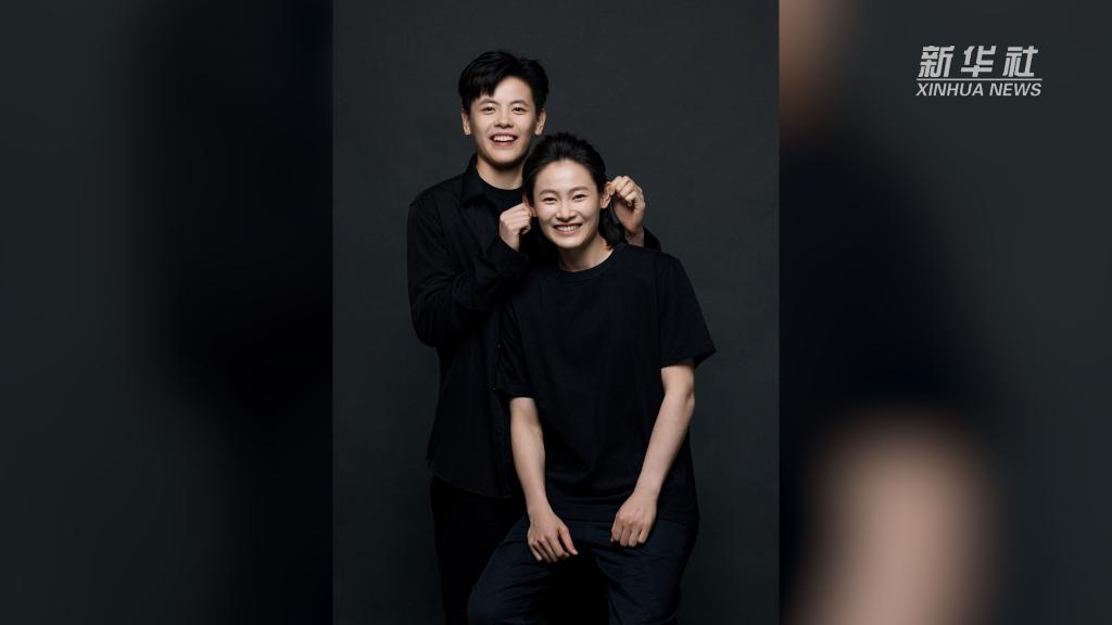 中国女篮杨力维杨舒予_杨力维篮球情缘_全运会广东女篮夺冠 杨力维与杨舒予拥抱