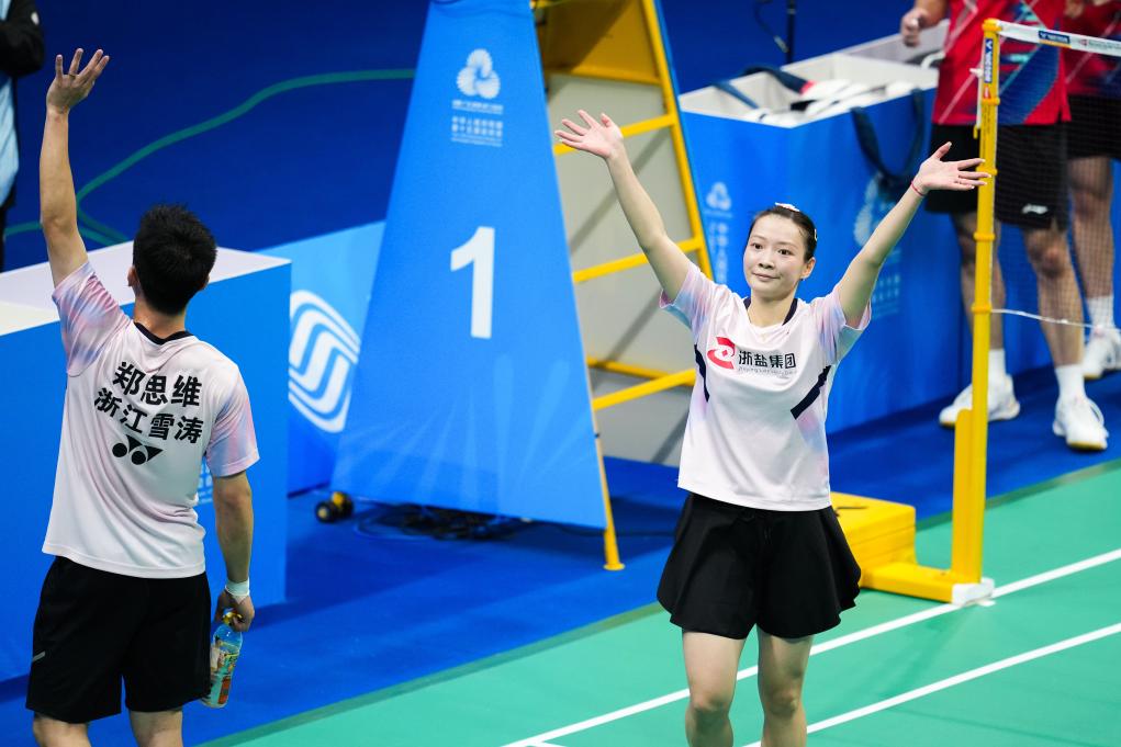 郑思维黄雅琼全运金牌_羽球老将们的全运谢幕：灯光渐暗 掌声未散_黄雅琼羽毛球职业生涯