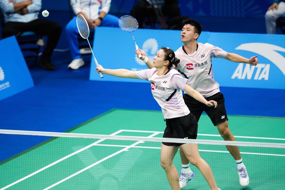 黄雅琼羽毛球职业生涯_羽球老将们的全运谢幕：灯光渐暗 掌声未散_郑思维黄雅琼全运金牌