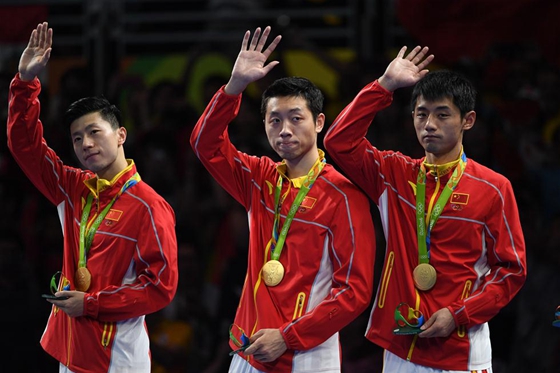 中国队夺得乒乓球男子团体金牌