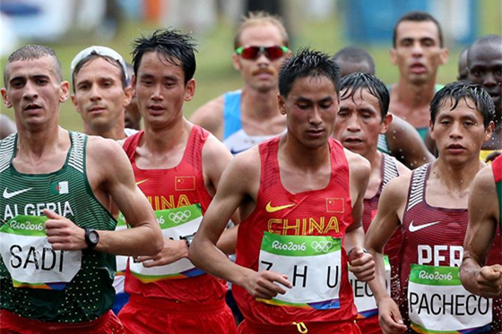 男子马拉松决赛：中国选手完赛