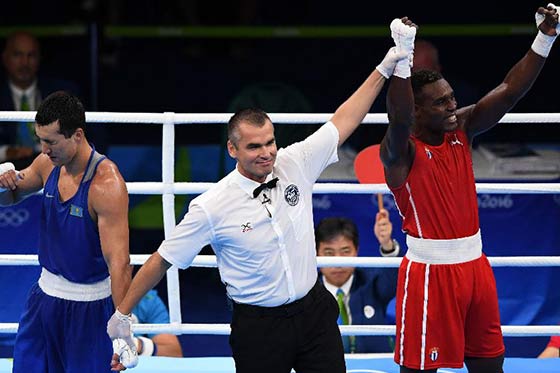 拳击男子81公斤级：古巴选手获得冠军