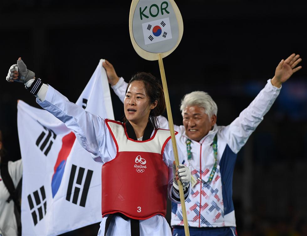 跆拳道女子67公斤级 韩国选手夺冠