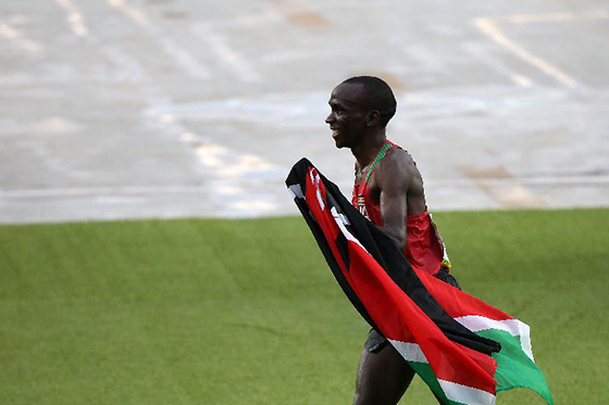 男子马拉松决赛：肯尼亚选手夺冠