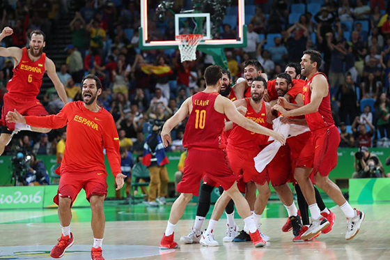 男篮铜牌战：西班牙队获得季军