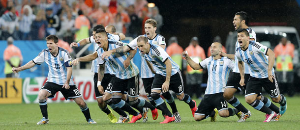 半决赛：阿根廷4:2荷兰晋级决赛