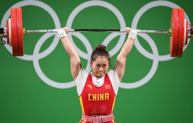 邓薇夺得女子举重63公斤级冠军