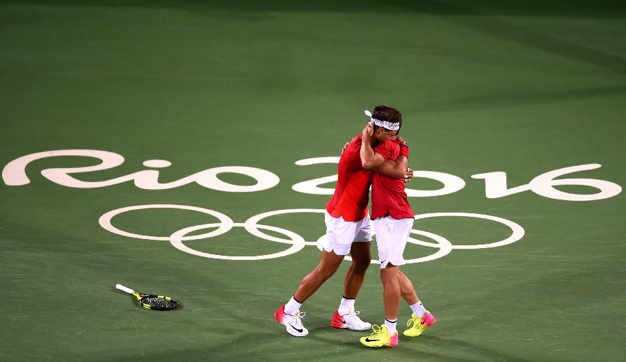 网球首金产生 纳达尔搭档洛佩兹夺冠