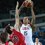 美国女篮轻取日本进入半决赛