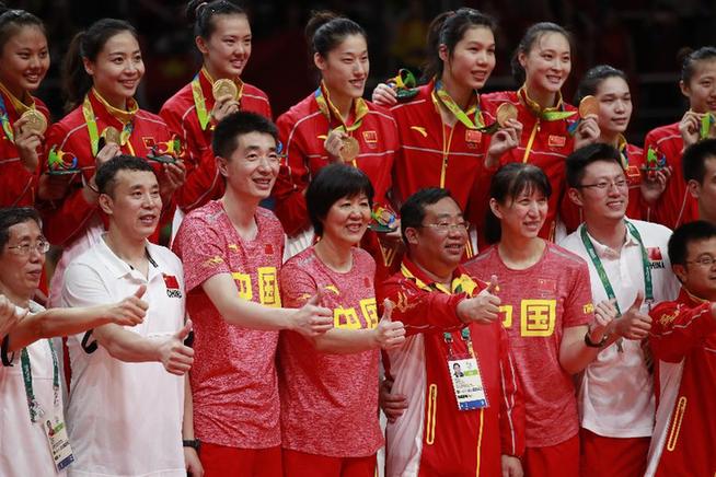 中国女排战胜塞尔维夺冠