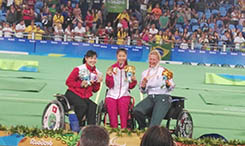 中国残奥代表团旗手荣静：金牌是送给祖国的中秋礼物