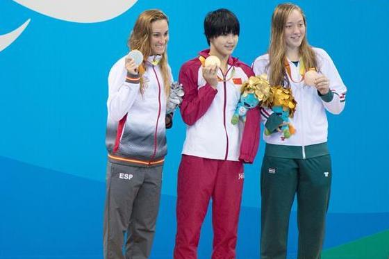 徐佳玲获女子100米蝶泳S9级冠军