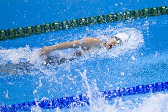 姜胜男获女子50米自由泳S8级季军