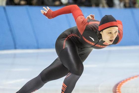速度滑冰女子1000米：日本選手包攬冠亞軍 張虹獲第三