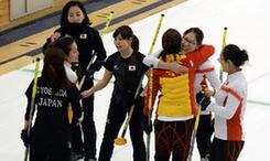 亚冬会-中国男女冰壶队携手闯进决赛