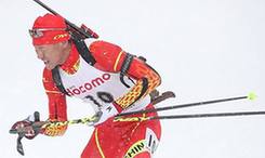 中国选手王文强冬季两项１５公里赛摘银