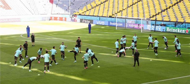 欧锦赛小组赛：葡萄牙队备战