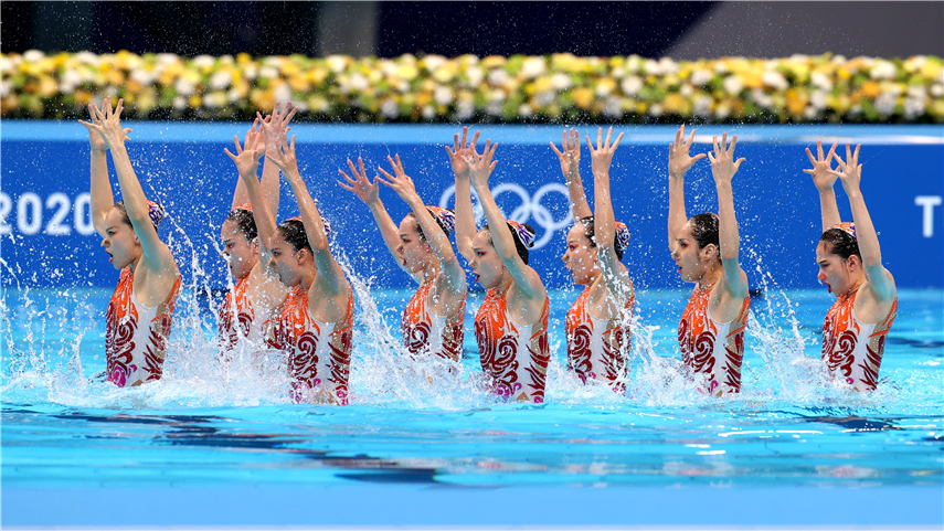 中国队获得花样游泳集体项目银牌