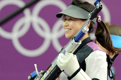 中國選手易思玲斬獲倫敦奧運會首金