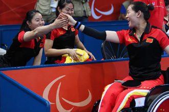 乒乓球中国队获女子团体4-5级冠军[高清]