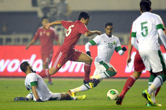 亚预赛：中国0-0憾平沙特 姜宁错失良机