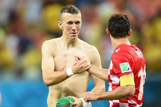克罗地亚队球员赛后握手庆祝