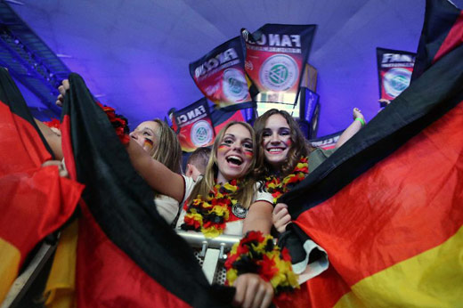 德国球迷庆祝夺冠