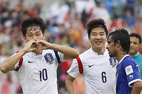 亚洲杯-韩国1-0胜科威特 南泰熙破门